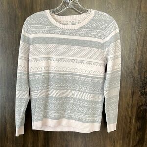 Croft & Barrow Gray and Cream Crew Neck Sweater